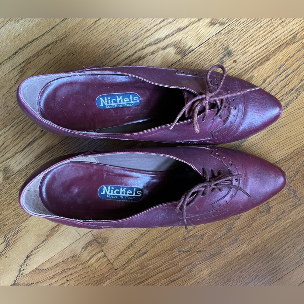 Nickels Women’s Burgundy leather vintage Oxford heels 6.5